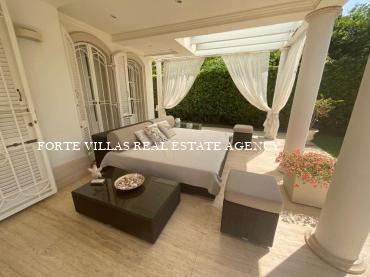 Villa for rent in Forte dei Marmi with garden