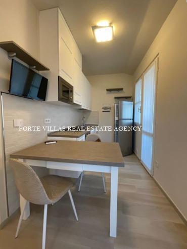 Modern two-room apartment in an excellent central location 400 meters from the sea in Forte dei Marmi