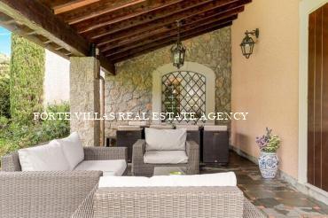 Villa for rent in Forte dei Marmi in Tuscan style