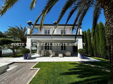 Beautiful newly built villa for rent in the Vittoria Apuana area Forte dei Marmi