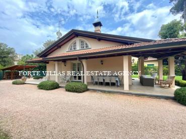  : Single villa For rent and for sale  Forte dei Marmi